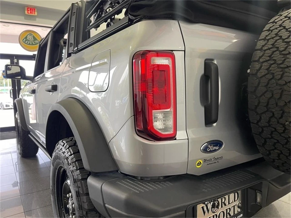 2023 Ford Bronco 6th Gen - Image 15 of 31