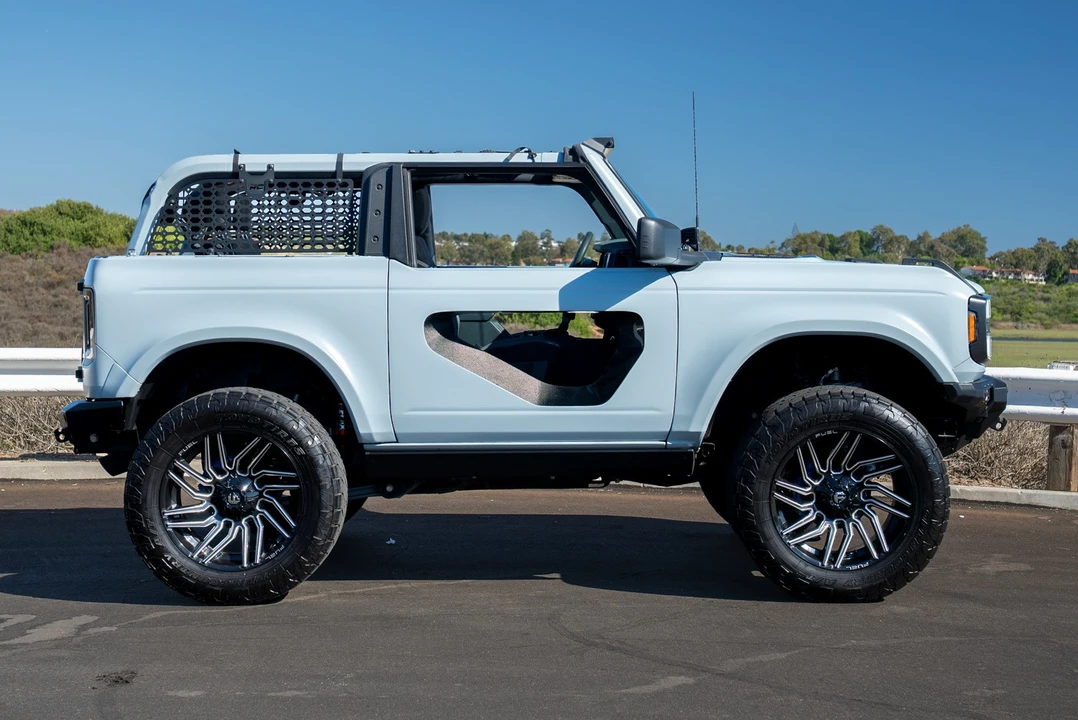 2023 Ford Bronco 6th Gen - Image 5 of 31