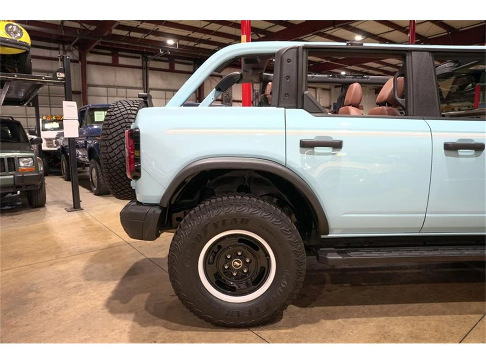2023 Ford Bronco 6th Gen - Image 9 of 31
