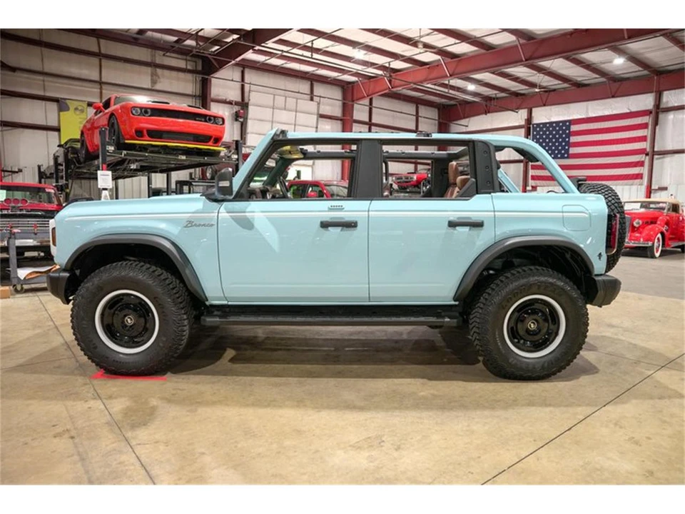 2023 Ford Bronco 6th Gen - Image 4 of 31