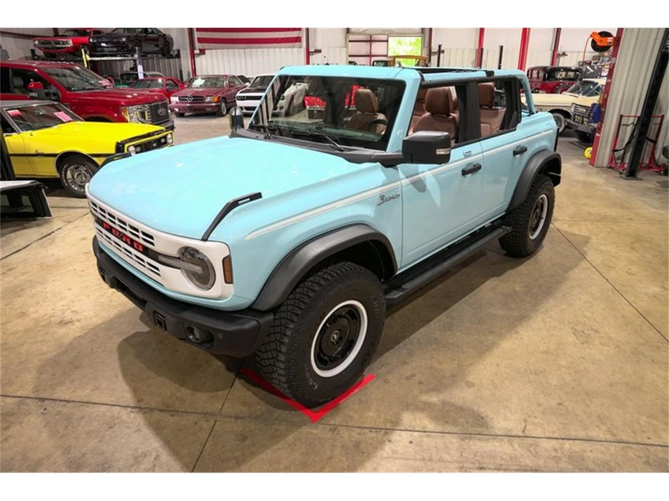 2023 Ford Bronco 6th Gen - Image 15 of 31