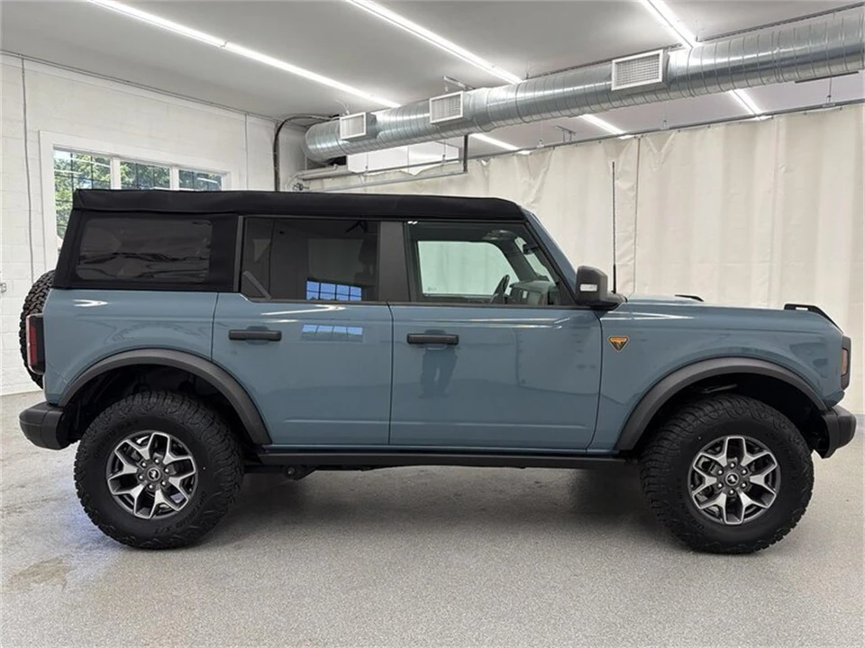 2023 Ford Bronco 6th Gen - Image 4 of 16