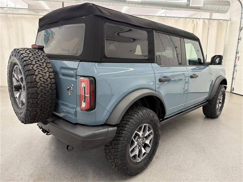 2023 Ford Bronco 6th Gen - Image 5 of 16