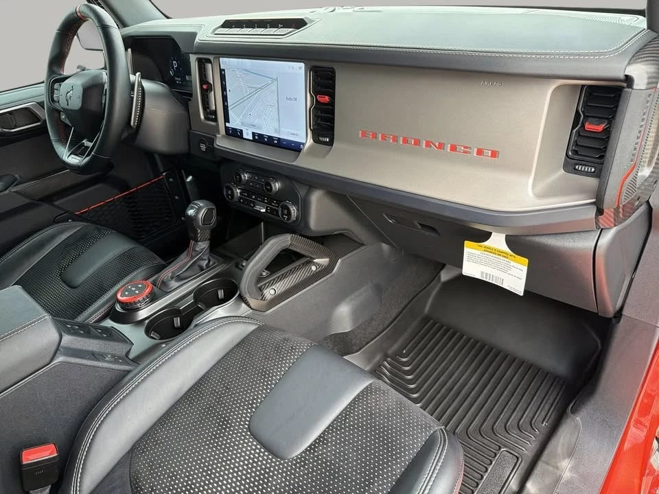 2023 Ford Bronco 6th Gen - Image 9 of 10