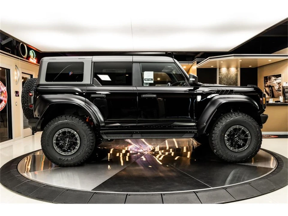 2023 Ford Bronco 6th Gen - Image 11 of 31