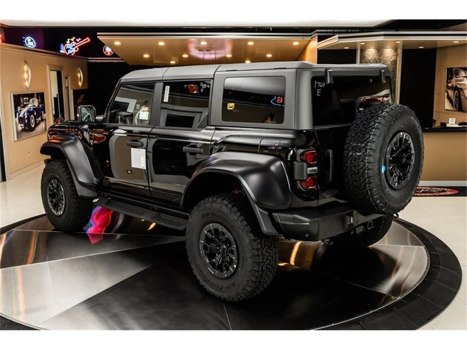 2023 Ford Bronco 6th Gen - Image 17 of 31
