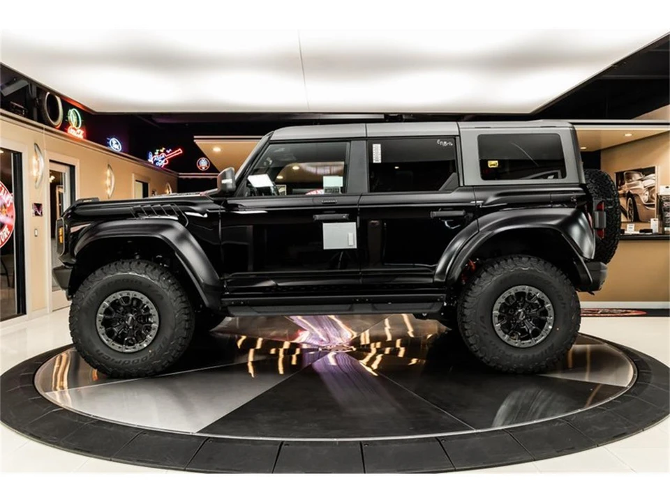 2023 Ford Bronco 6th Gen - Image 18 of 31