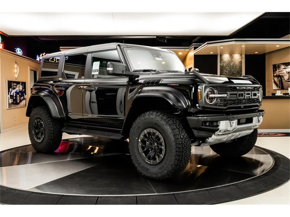 2023 Ford Bronco 6th Gen - Image 9 of 31
