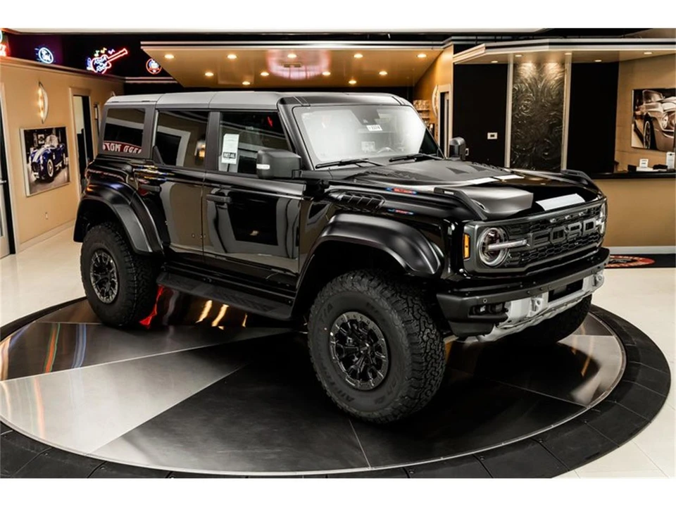 2023 Ford Bronco 6th Gen - Image 10 of 31