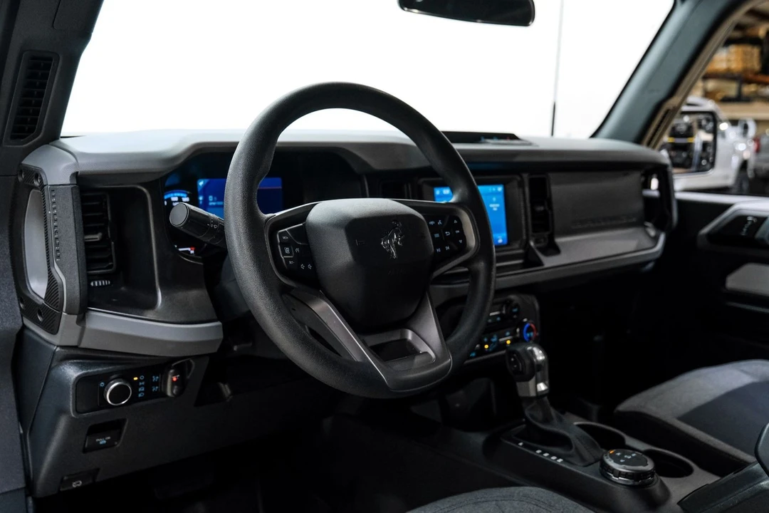 2023 Ford Bronco 6th Gen - Image 10 of 12