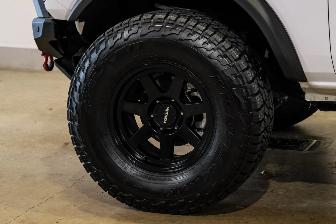 2023 Ford Bronco 6th Gen - Image 8 of 12
