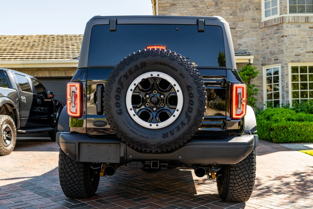 2023 Ford Bronco 6th Gen - Image 9 of 31