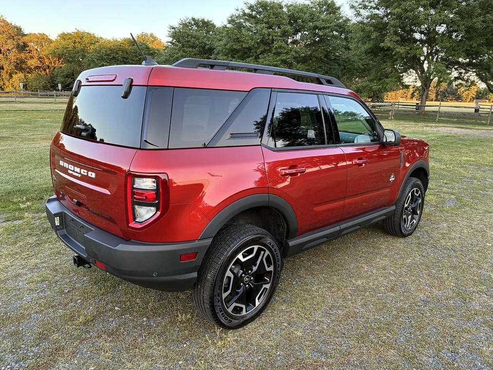 2023 Ford Bronco 6th Gen - Image 5 of 31