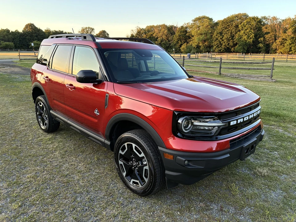 2023 Ford Bronco 6th Gen - Image 3 of 31