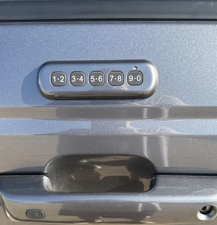 2023 Ford Bronco 6th Gen - Image 23 of 31