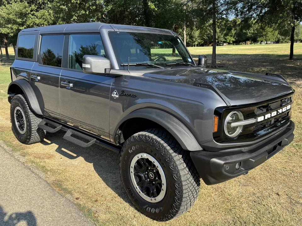 2023 Ford Bronco 6th Gen - Image 2 of 31