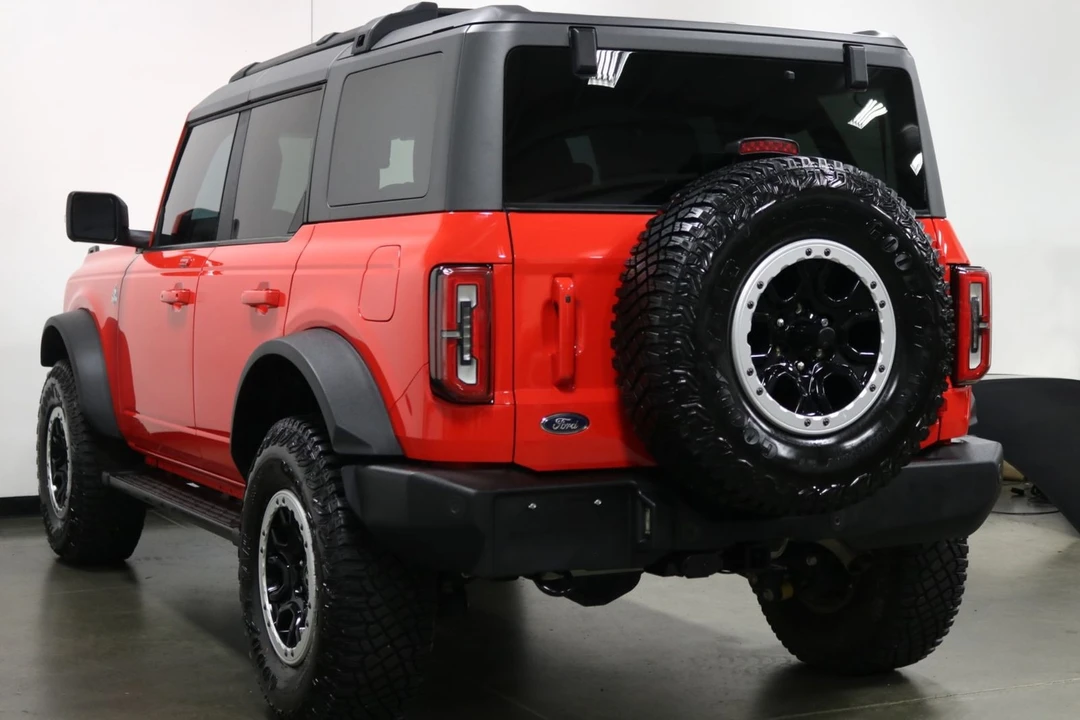 2023 Ford Bronco 6th Gen - Image 8 of 12