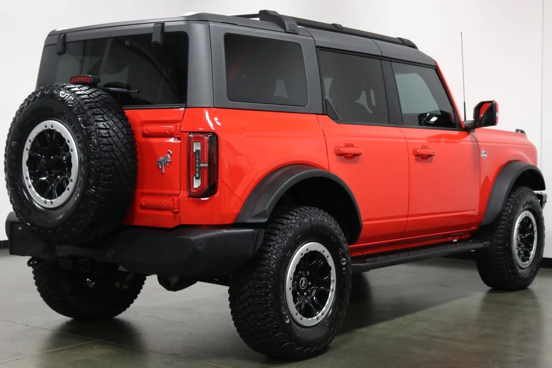 2023 Ford Bronco 6th Gen - Image 11 of 12