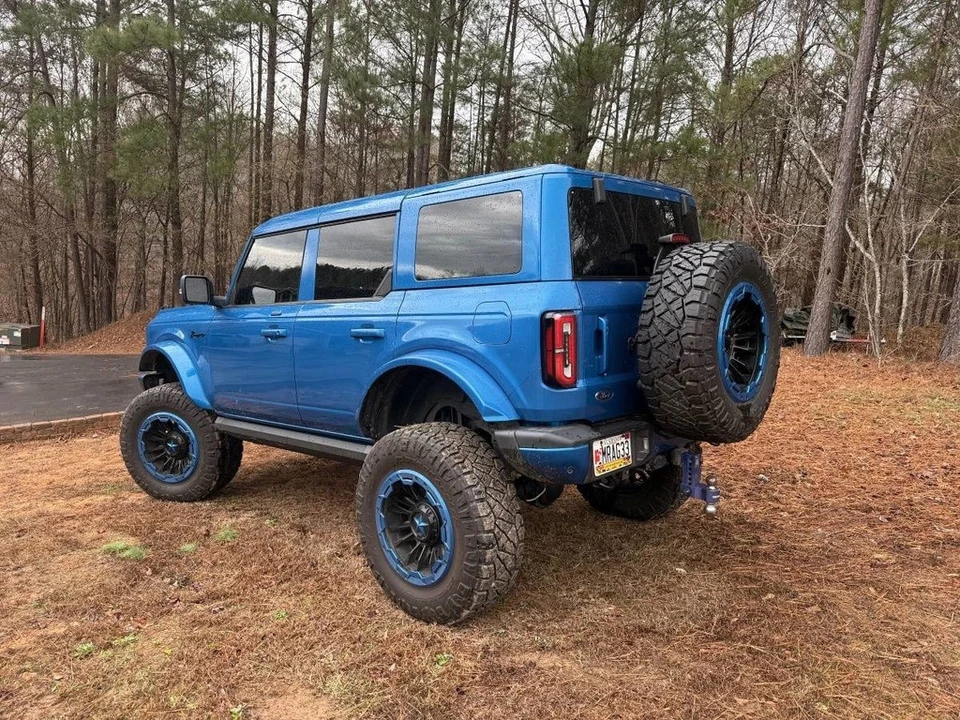 2023 Ford Bronco 6th Gen - Image 9 of 15