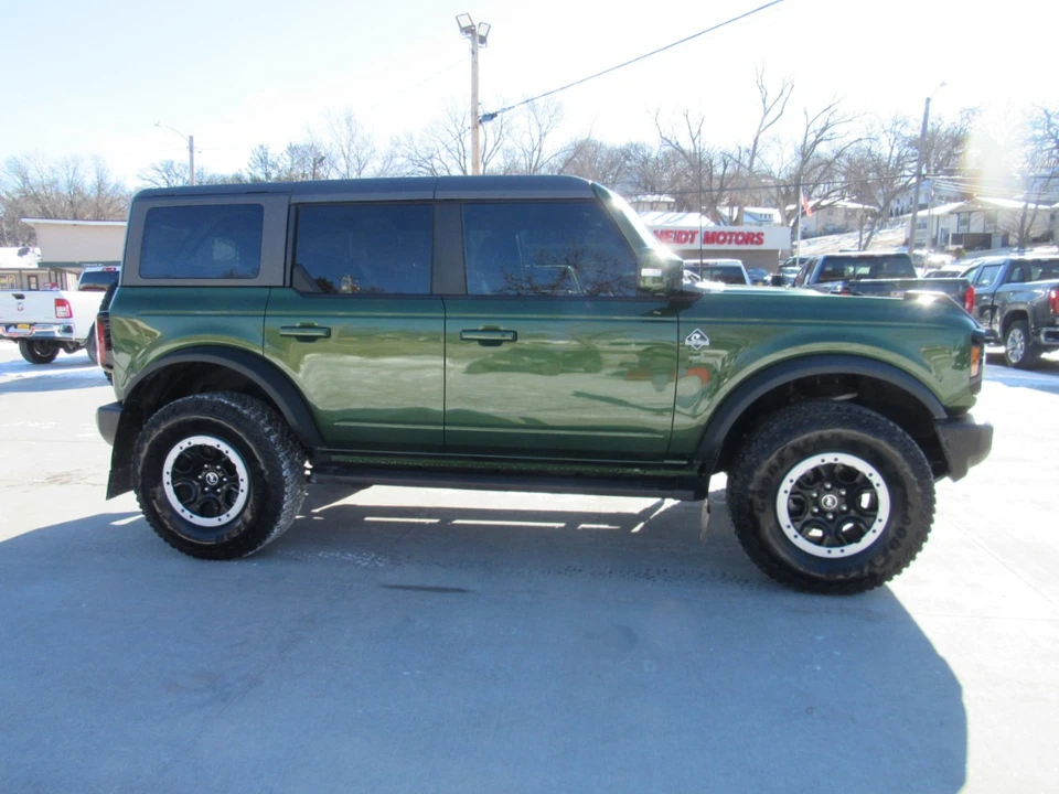 2023 Ford Bronco 6th Gen - Image 9 of 12