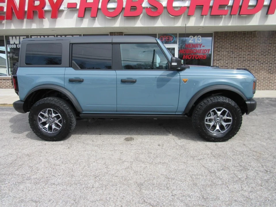 2023 Ford Bronco 6th Gen - Image 9 of 31