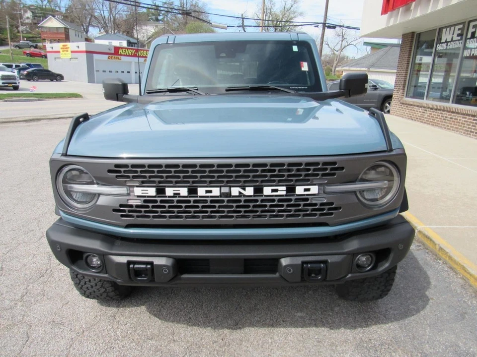 2023 Ford Bronco 6th Gen - Image 2 of 31