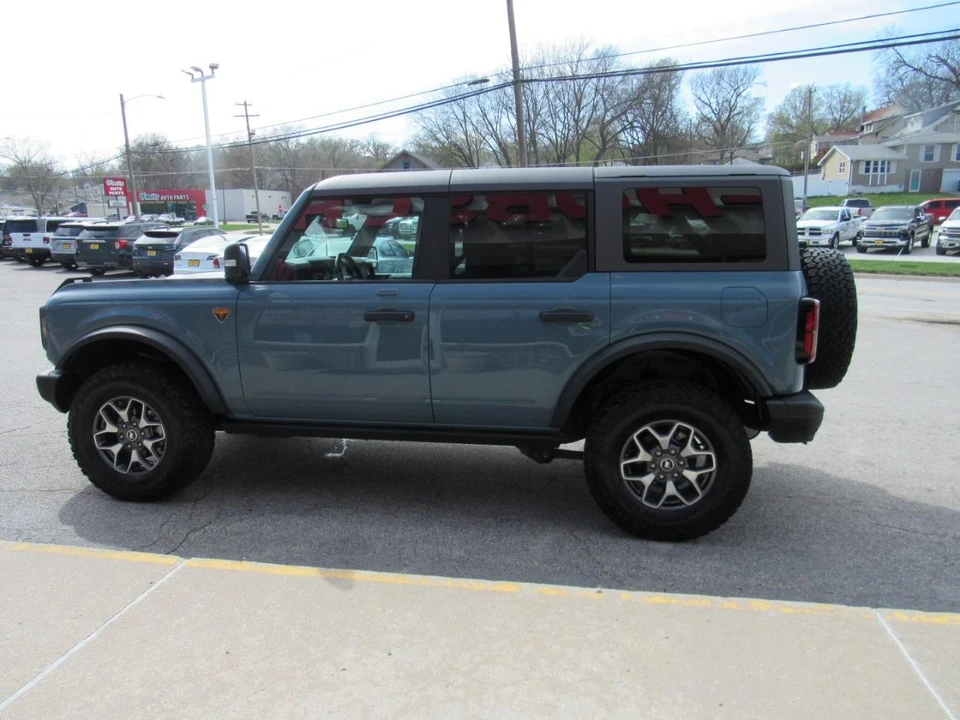 2023 Ford Bronco 6th Gen - Image 10 of 31
