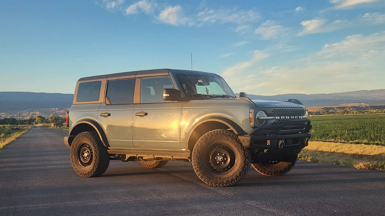 2023 Ford Bronco 6th Gen - Image 2 of 24