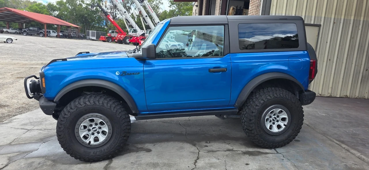 2023 Ford Bronco 6th Gen - Image 3 of 13