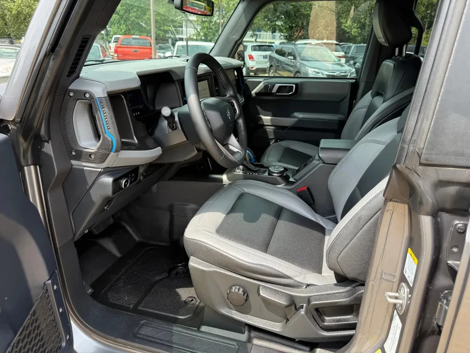 2023 Ford Bronco 6th Gen - Image 9 of 15