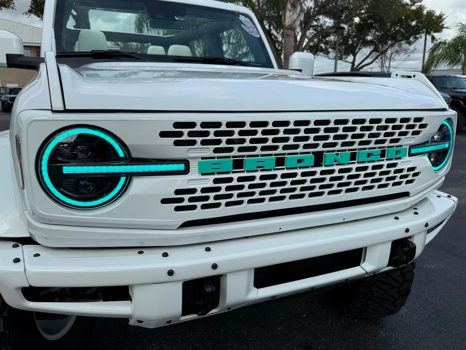 2023 Ford Bronco 6th Gen - Image 10 of 12