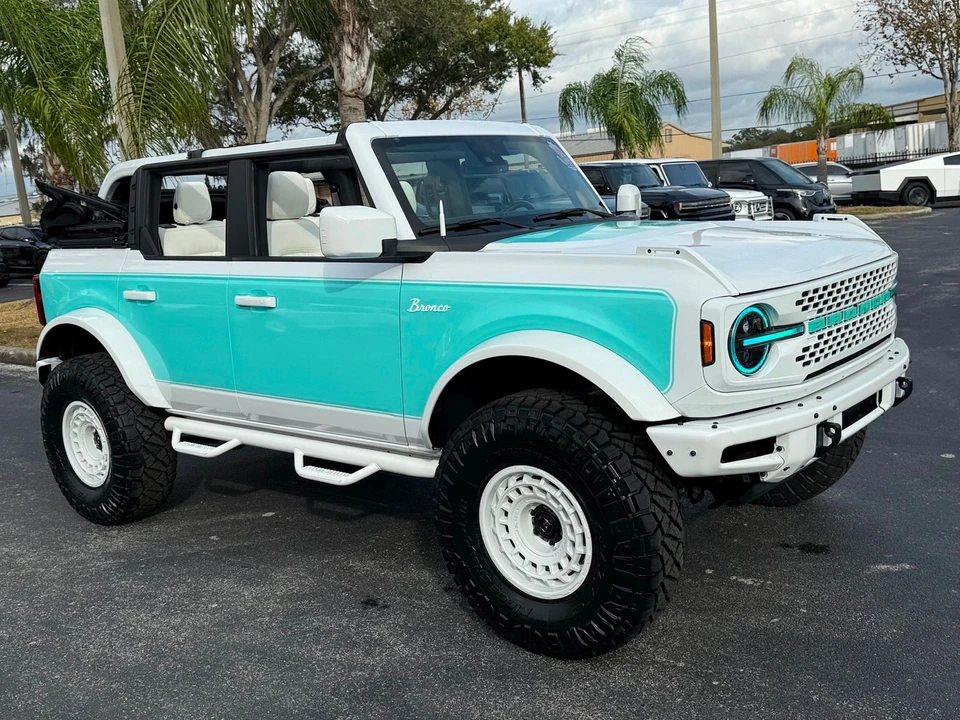 2023 Ford Bronco 6th Gen - Image 12 of 12
