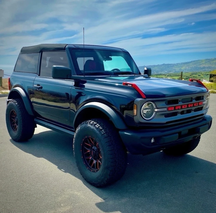 2023 Ford Bronco 6th Gen - Image 2 of 16