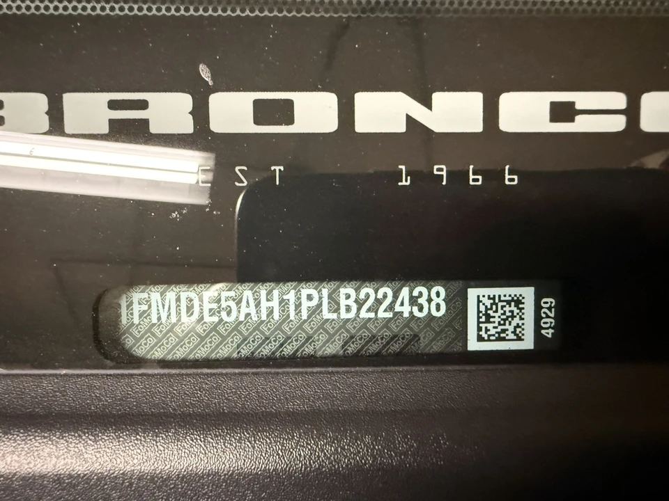2023 Ford Bronco 6th Gen - Image 16 of 17
