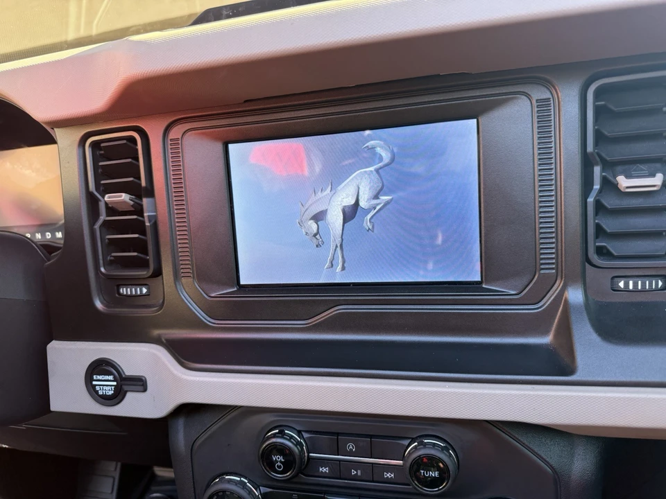 2023 Ford Bronco 6th Gen - Image 10 of 17