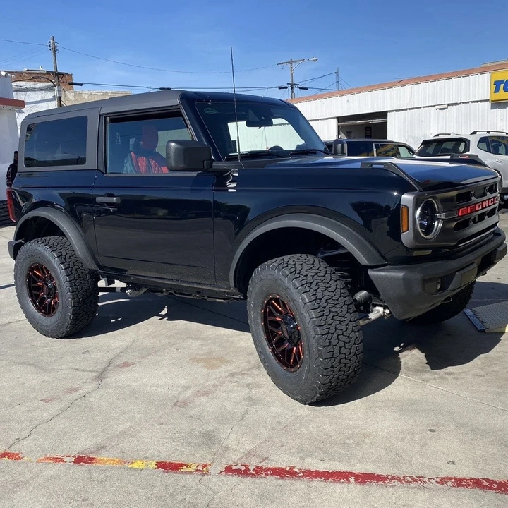 2023 Ford Bronco 6th Gen - Image 13 of 17