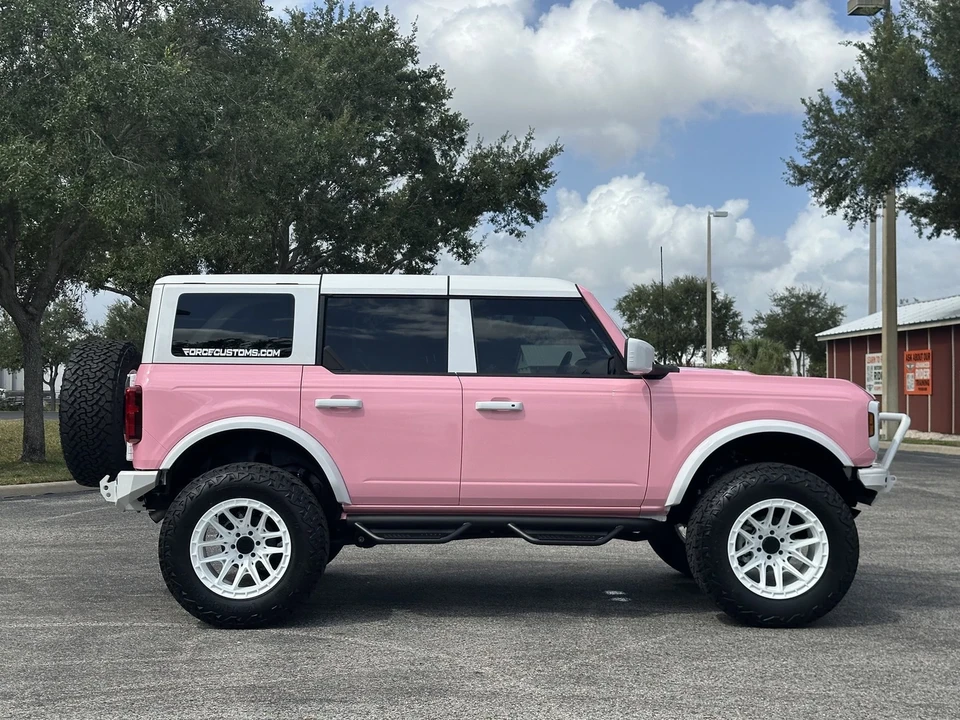 2023 Ford Bronco 6th Gen - Image 10 of 21