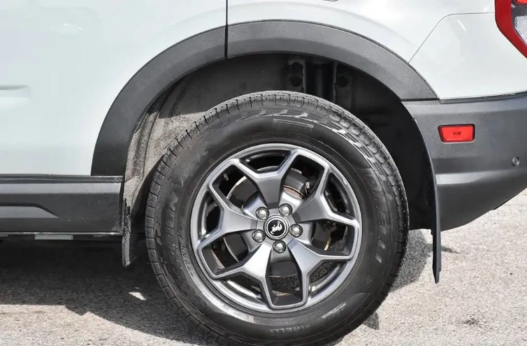 2023 Ford Bronco 6th Gen - Image 5 of 19