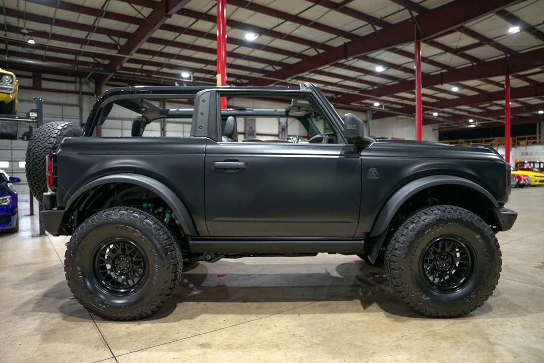 2023 Ford Bronco 6th Gen - Image 10 of 12