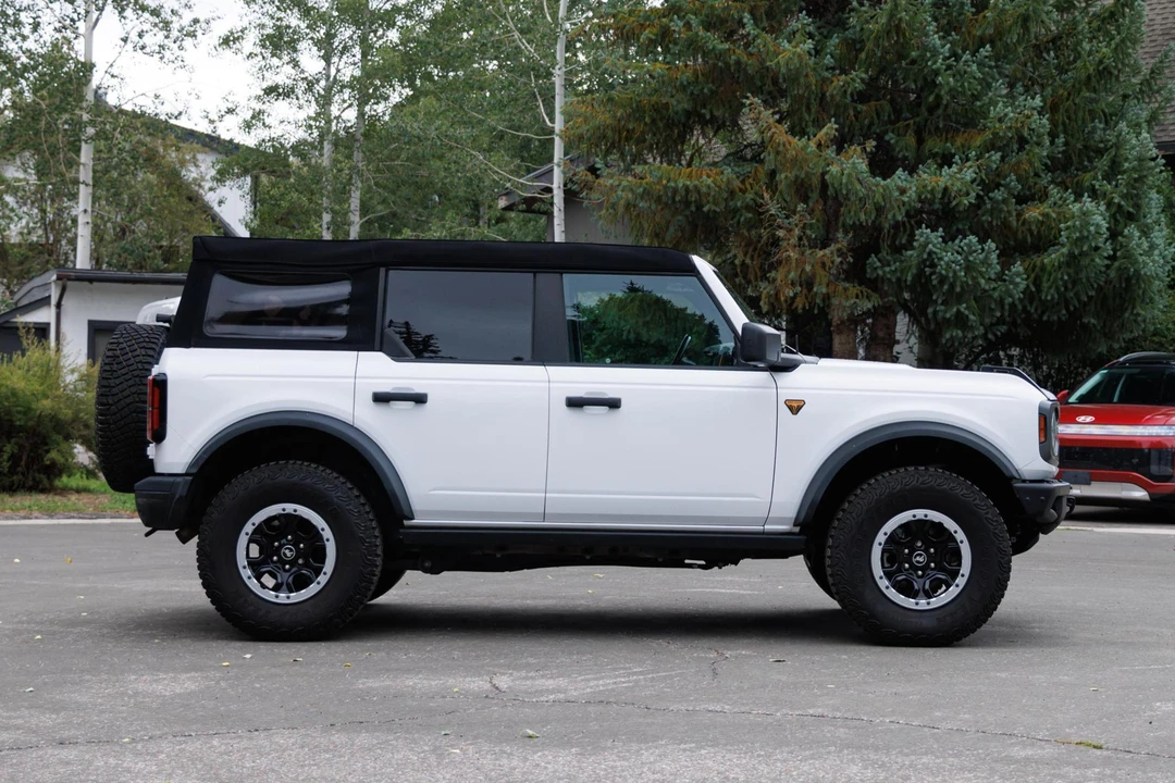 2023 Ford Bronco 6th Gen - Image 8 of 31