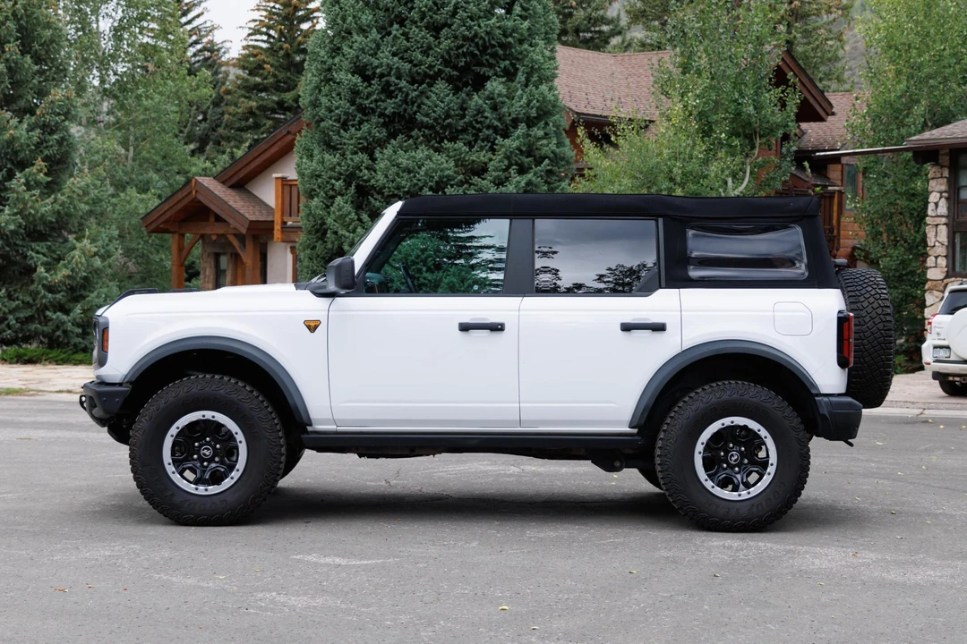 2023 Ford Bronco 6th Gen - Image 3 of 31