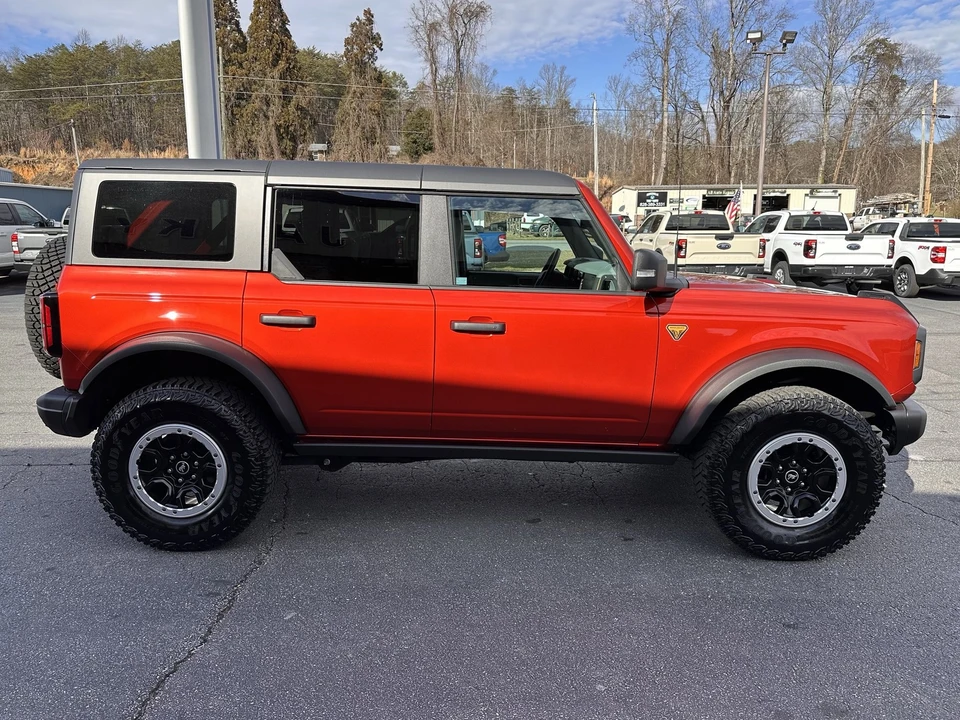 2023 Ford Bronco 6th Gen - Image 5 of 12