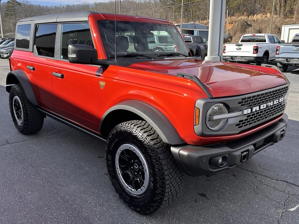 2023 Ford Bronco 6th Gen - Image 4 of 12
