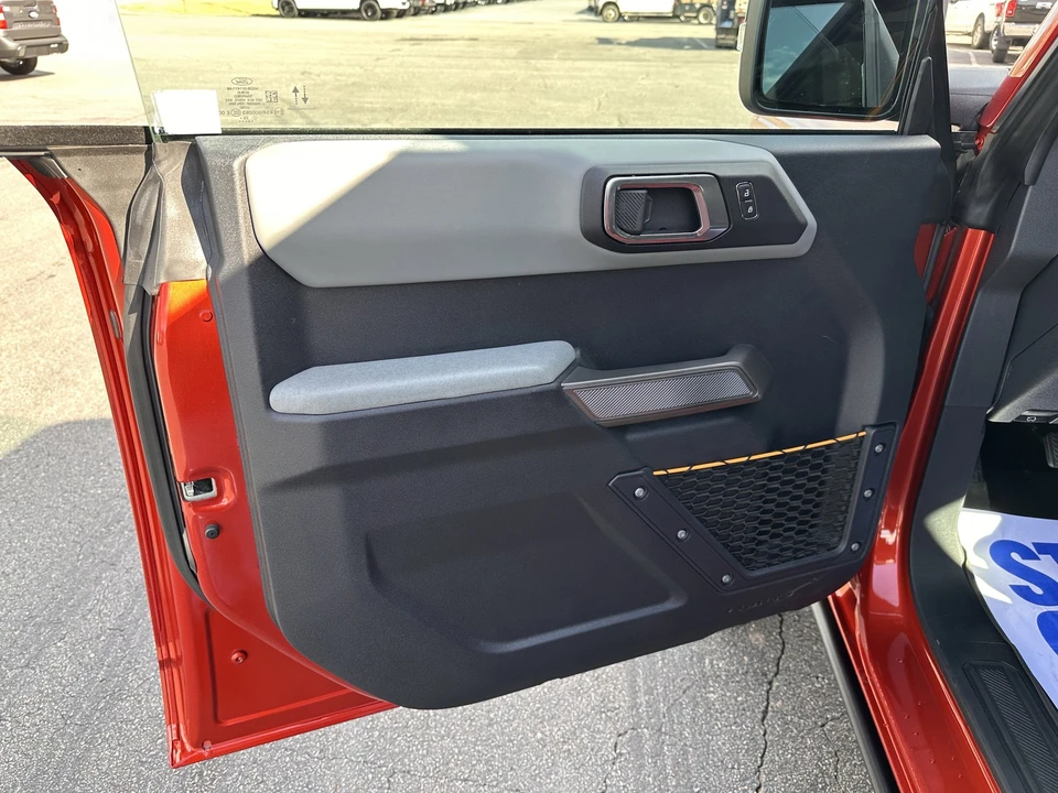 2023 Ford Bronco 6th Gen - Image 9 of 12