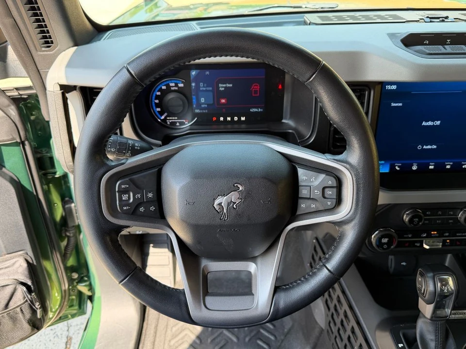 2023 Ford Bronco 6th Gen - Image 18 of 21