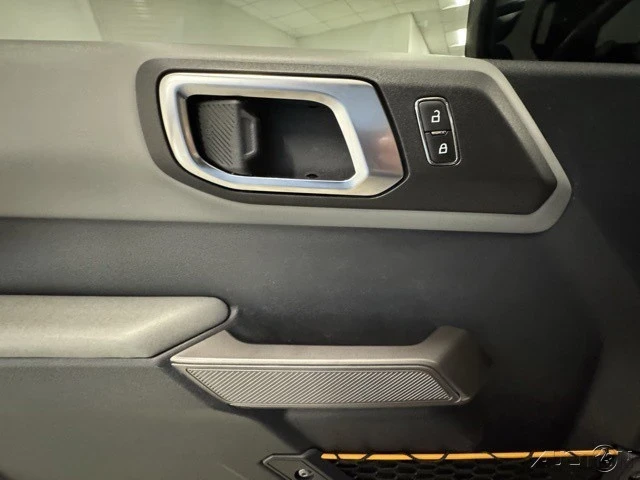 2023 Ford Bronco 6th Gen - Image 11 of 12