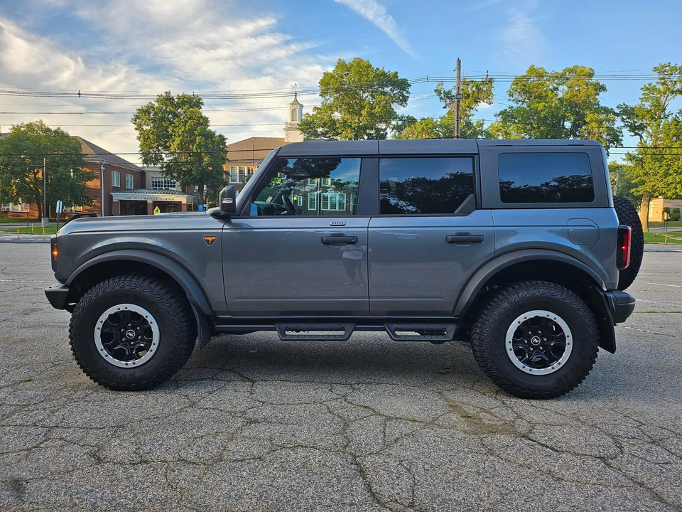2023 Ford Bronco 6th Gen - Image 10 of 31