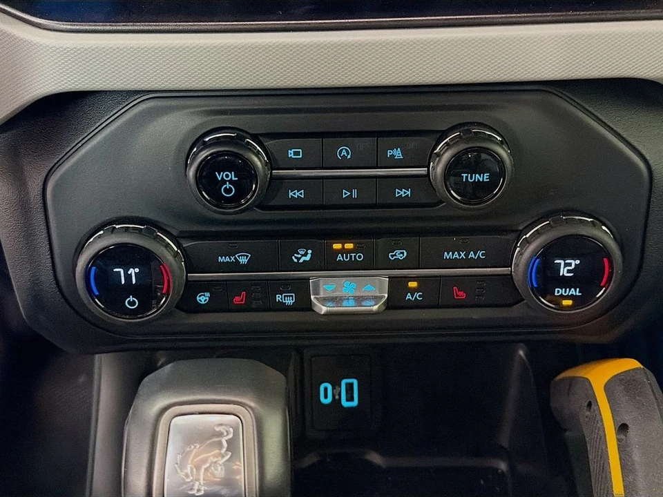 2023 Ford Bronco 6th Gen - Image 19 of 21