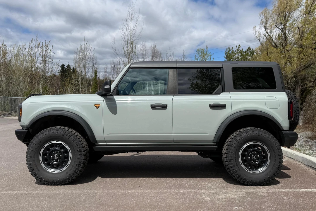 2023 Ford Bronco 6th Gen - Image 3 of 31
