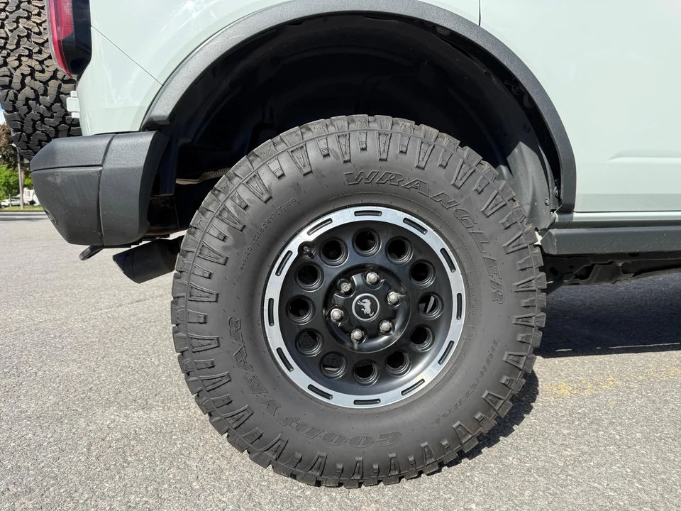 2023 Ford Bronco 6th Gen - Image 17 of 31